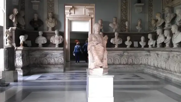 Скульптурний портрет античного світу. Неакадемічне мистецтвознавство